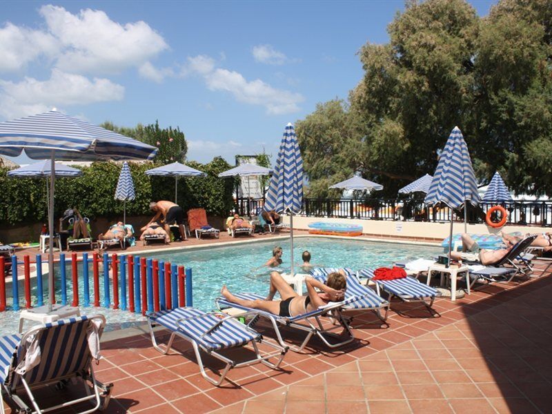 Margarita Beach Hotel Ajía Marína Kültér fotó